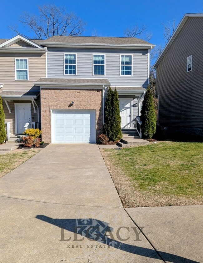 Building Photo - 740 Pippin Dr