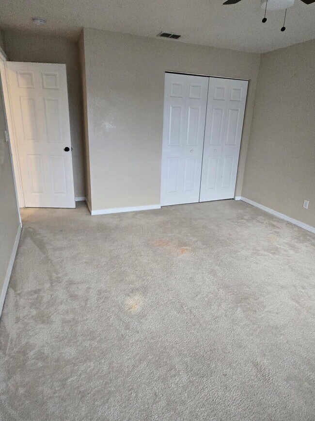 Building Photo - 1999 Newport Isles Blvd