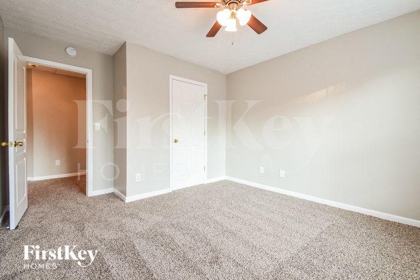 Building Photo - 821 Charles Hall Dr