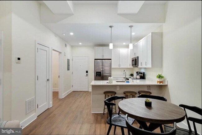 Building Photo - 150 S Independence Mall W