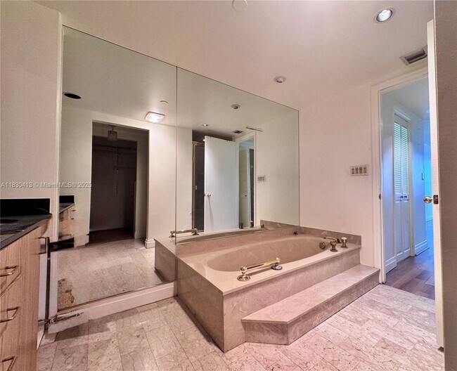 Building Photo - 11113 Biscayne Blvd