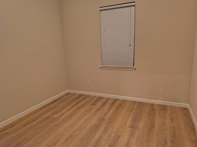 Building Photo - 11209 Cap Stone Dr