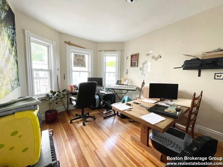 Building Photo - 26 Taft St
