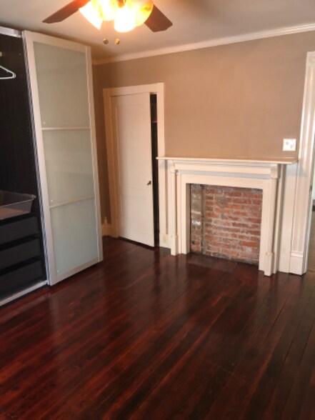 Building Photo - 553 Lilly Ave