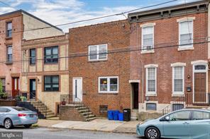 Building Photo - 2620 E Somerset St