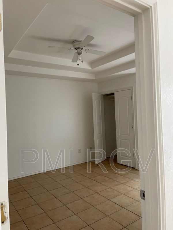 Building Photo - 1503 E Coyote St