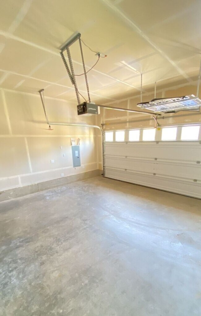 Building Photo - 4bd/3ba House in Tehaleh