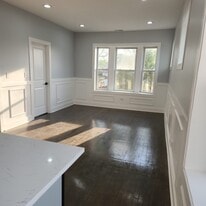 Building Photo - 5033 W Wabansia Ave