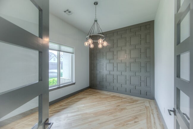 Building Photo - 4608 S Retana Ave W