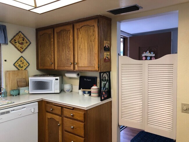 Building Photo - Lovely Home in 45+ Active Adult Community of Leisure World Available May through October 2026!