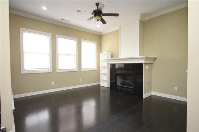 Building Photo - Available June 1st! 3-Bedroom, 2.5-Bathroom Home in Rupple Row