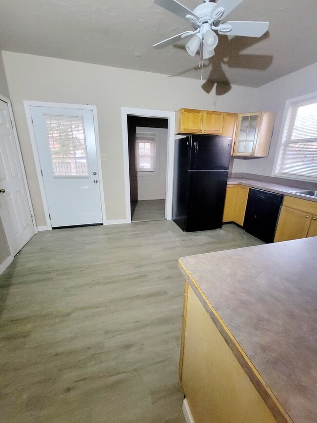 KT - 1010 Burgess Ave