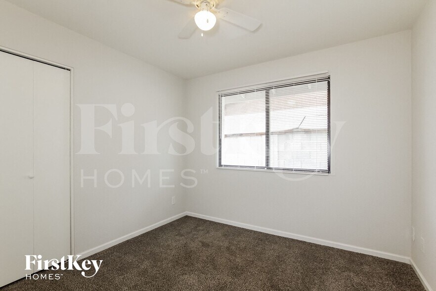 Building Photo - 10843 N 45th Ave