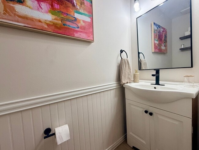 Building Photo - Gorgeous Single Family 4 bedroom furnished rental in Green Run