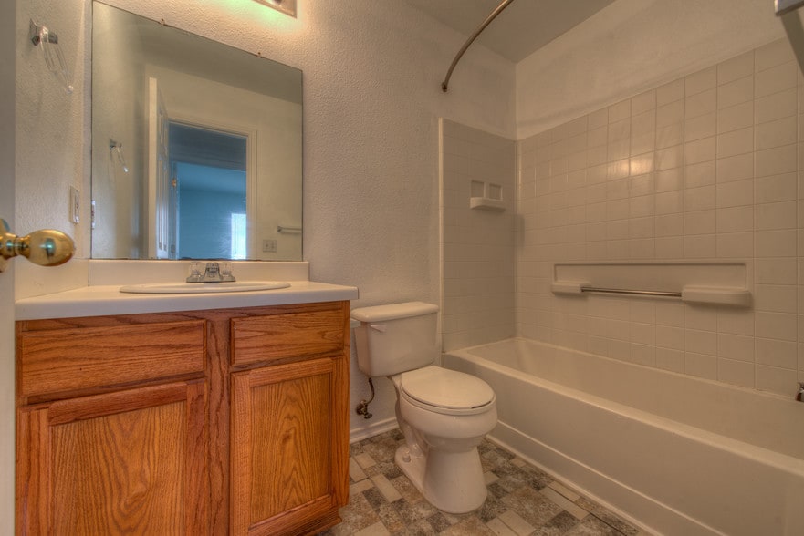 Building Photo - 8433 Alum Rock Dr