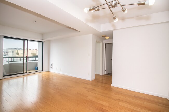 Building Photo - Updated One Bedroom Condo at Opera Plaza | AMSI | Alexandr Metlinski