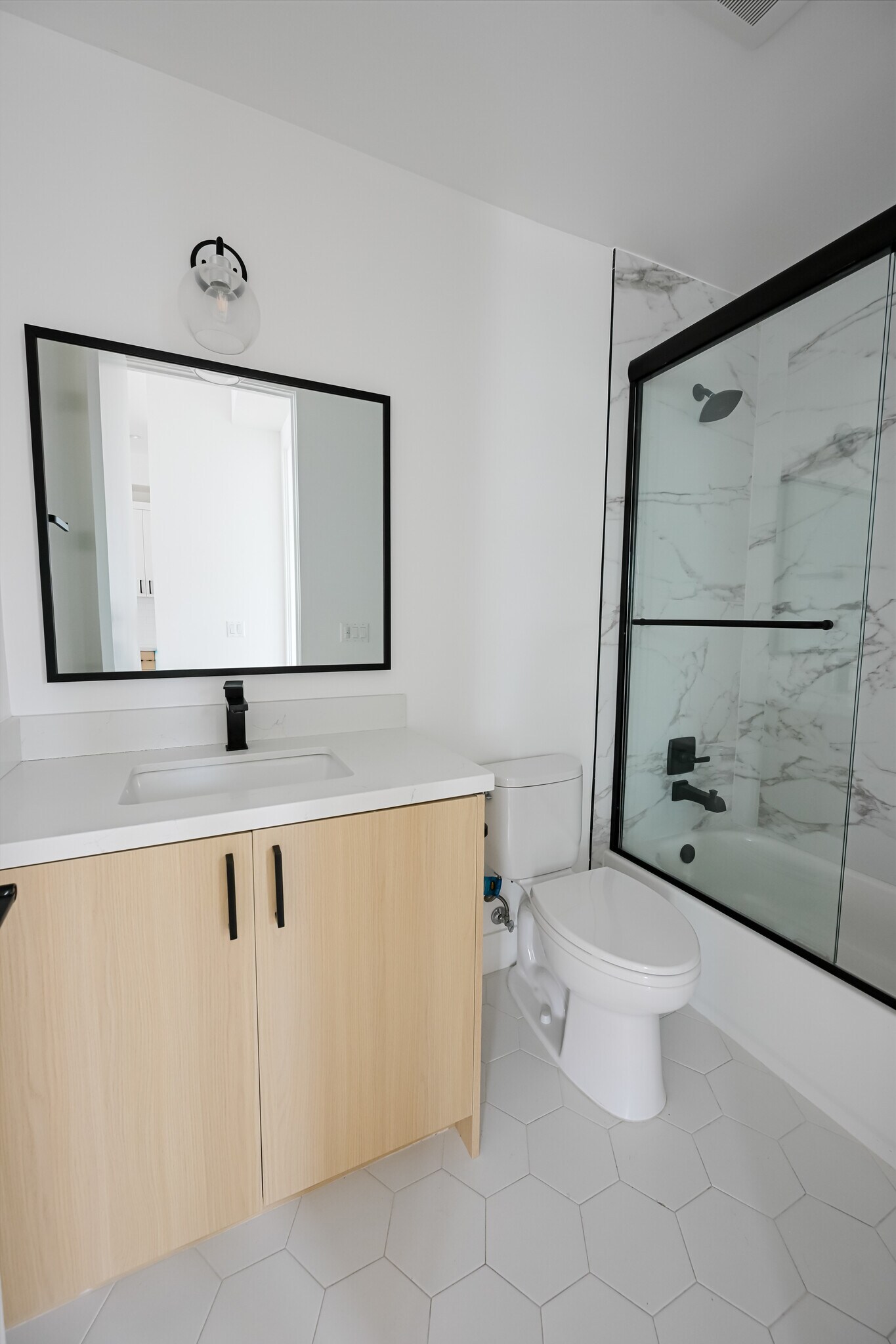 Building Photo - 11241 Morrison St