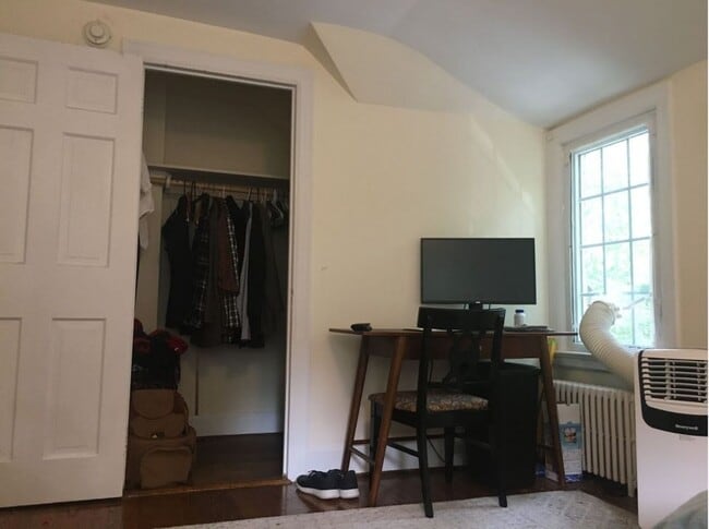 Building Photo - 1209 Westover Rd