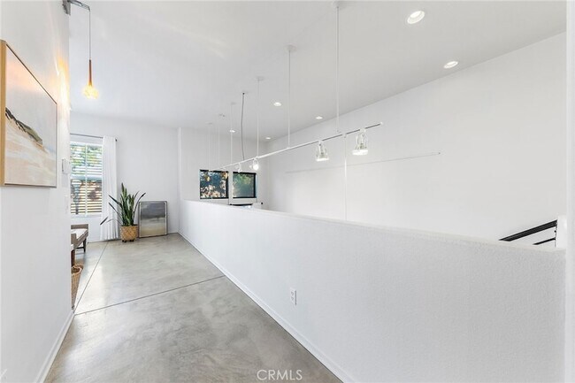 Building Photo - 210 N Spurgeon St