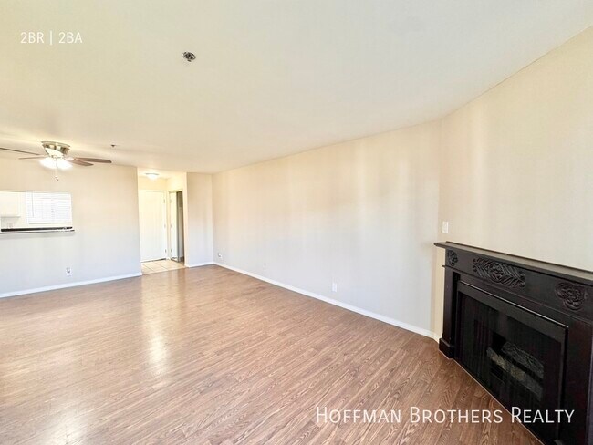 Building Photo - 8724 Burton Way