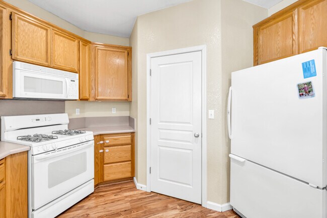Building Photo - 3635 Poppy Hill Way