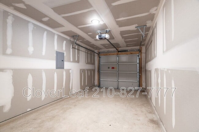 Building Photo - 8523 Loska Grn