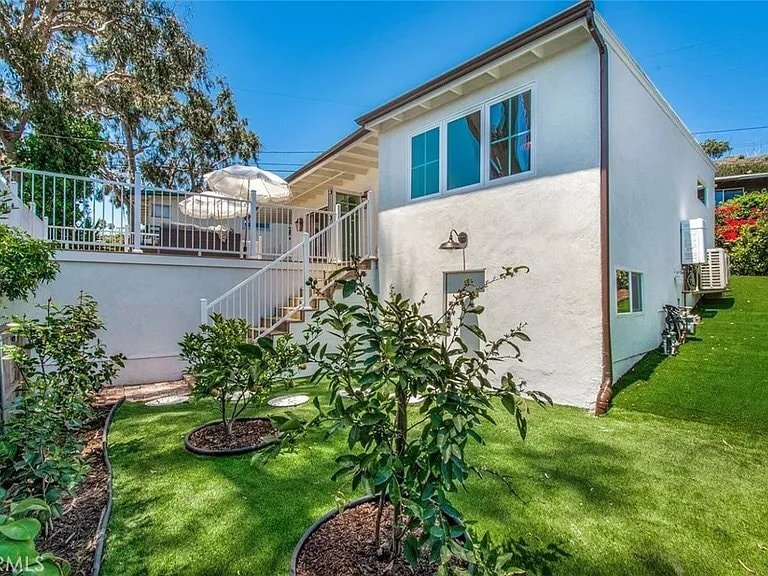 Building Photo - 1445 Bluebird Canyon Dr