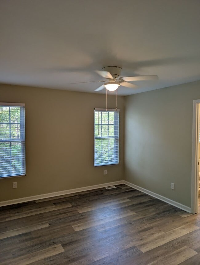 Building Photo - 2711 Dearborn Dr