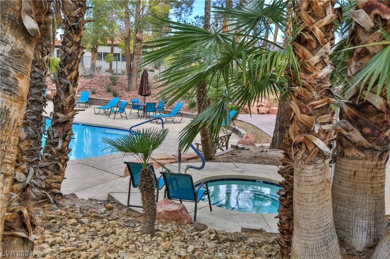 Building Photo - 3038 Tarpon Dr
