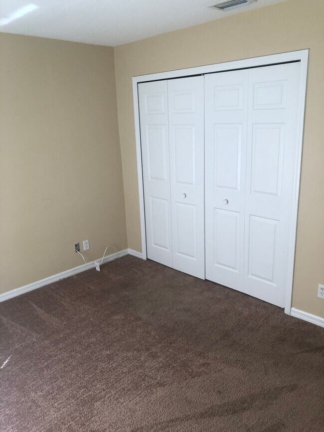 Building Photo - 3 BEDROOM RENTAL HOME AVAILBLE NOW