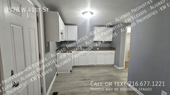 Building Photo - 3178 W 41st St
