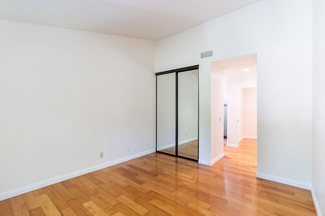 Building Photo - 227 Stanford