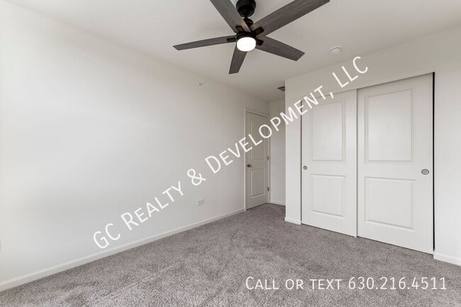 Building Photo - 2239 Parkside Dr