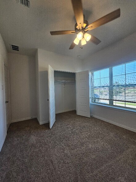 Building Photo - 928 Cayden Dr
