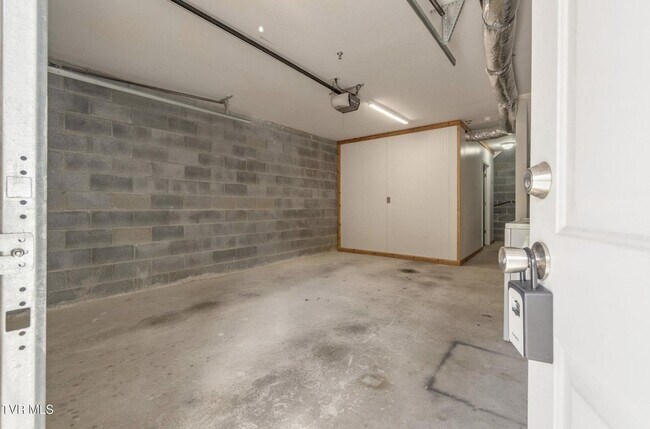 Building Photo - 2 Bdrm / 2.5 Bath, North JC - Minutes to ETSU, VA, JC Med Center