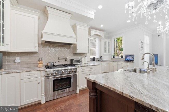 Building Photo - 8735 Brook Rd