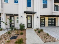 Building Photo - 12001 Vista Parke Dr