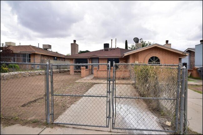 Building Photo - 2 bedroom in El Paso TX 79907