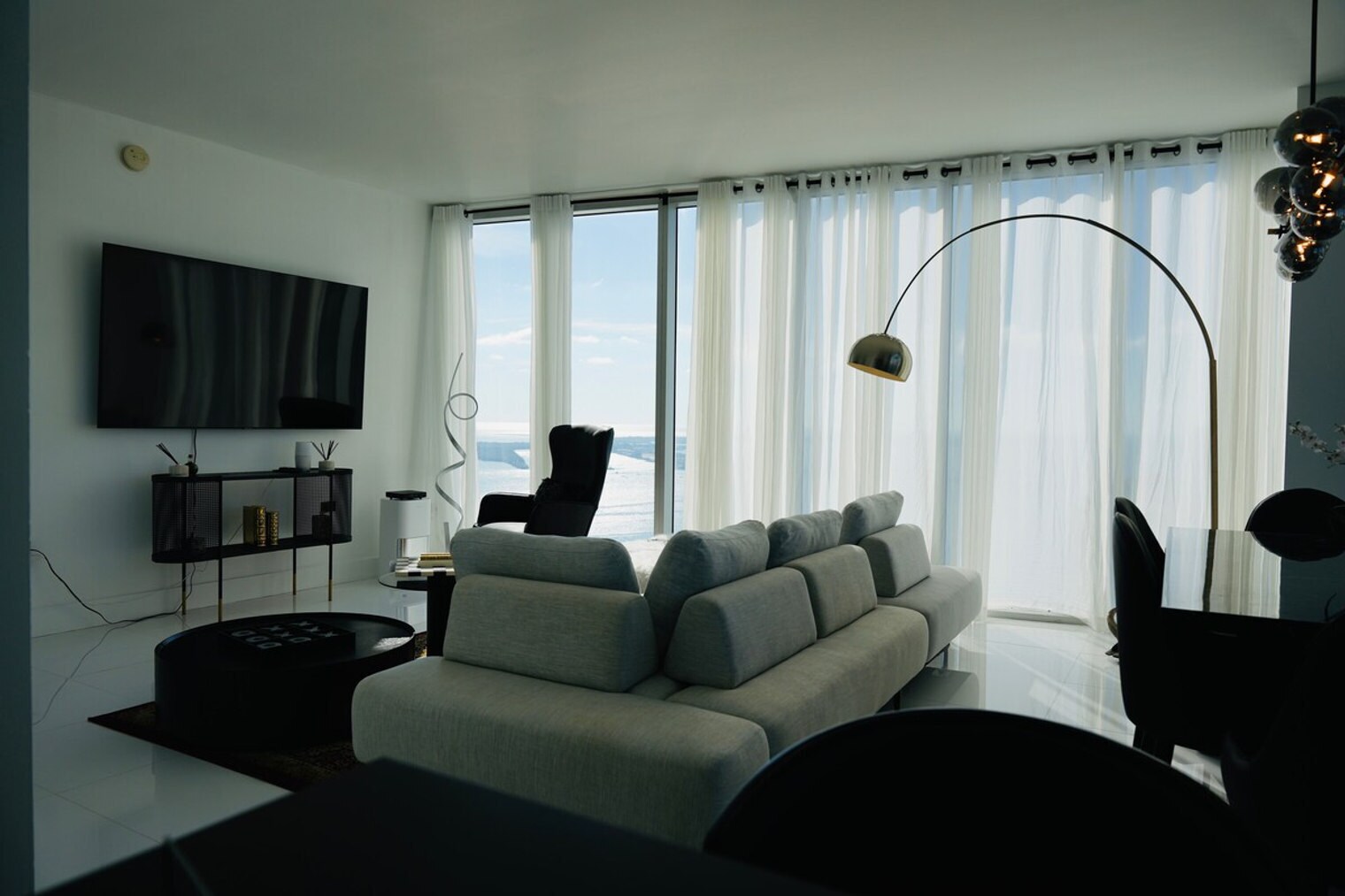 Building Photo - 631 Brickell Ave