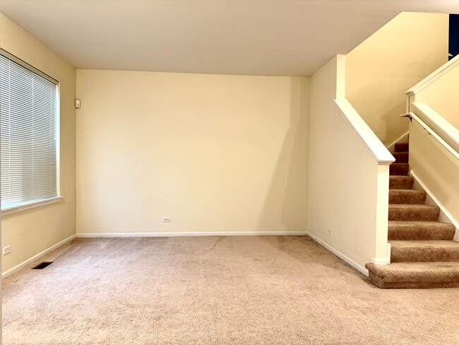 Building Photo - 738 Spires Dr