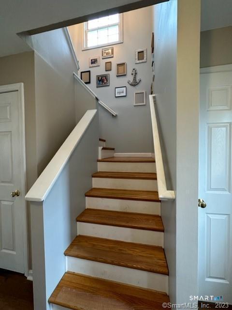 Building Photo - 209 Deerfield Ridge Dr