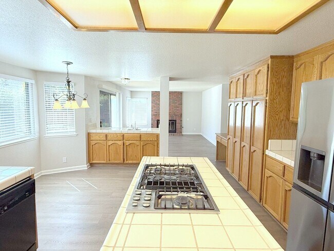 Building Photo - 20 Stratford Ct
