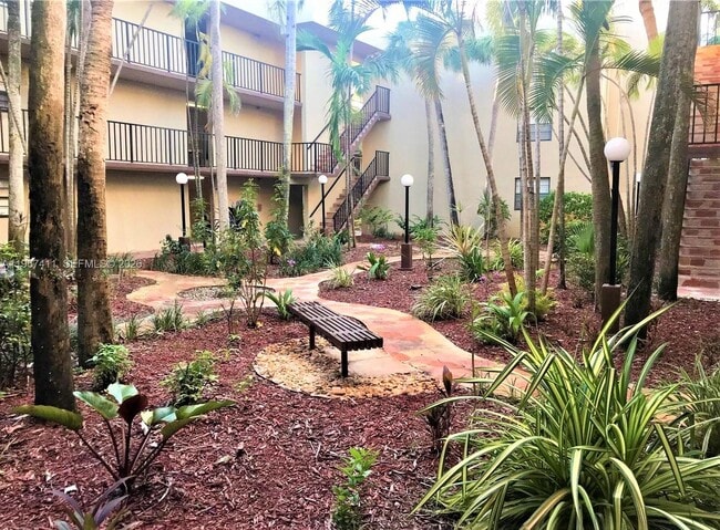 Building Photo - 10875 SW 112th Ave