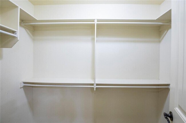 Building Photo - 4312 W Murfield Dr