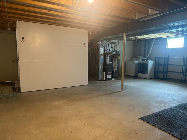 Building Photo - Charming Ranch Home For Rent Near Aksarben