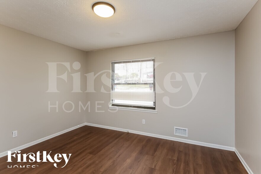 Building Photo - 432 Shady Ln Cir