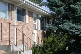 Building Photo - 1937 Clubhouse Way