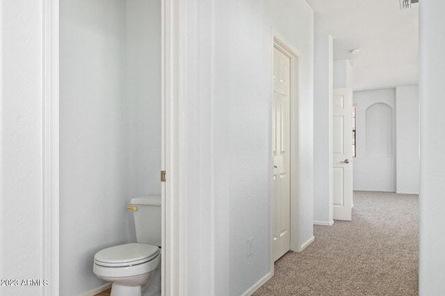 Building Photo - 2390 W Sleepy Ranch Rd