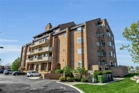 Building Photo - 40 Waterfront Cir