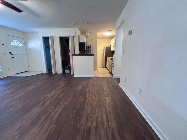 Building Photo - Gated Community- 2BA/1BA Condo